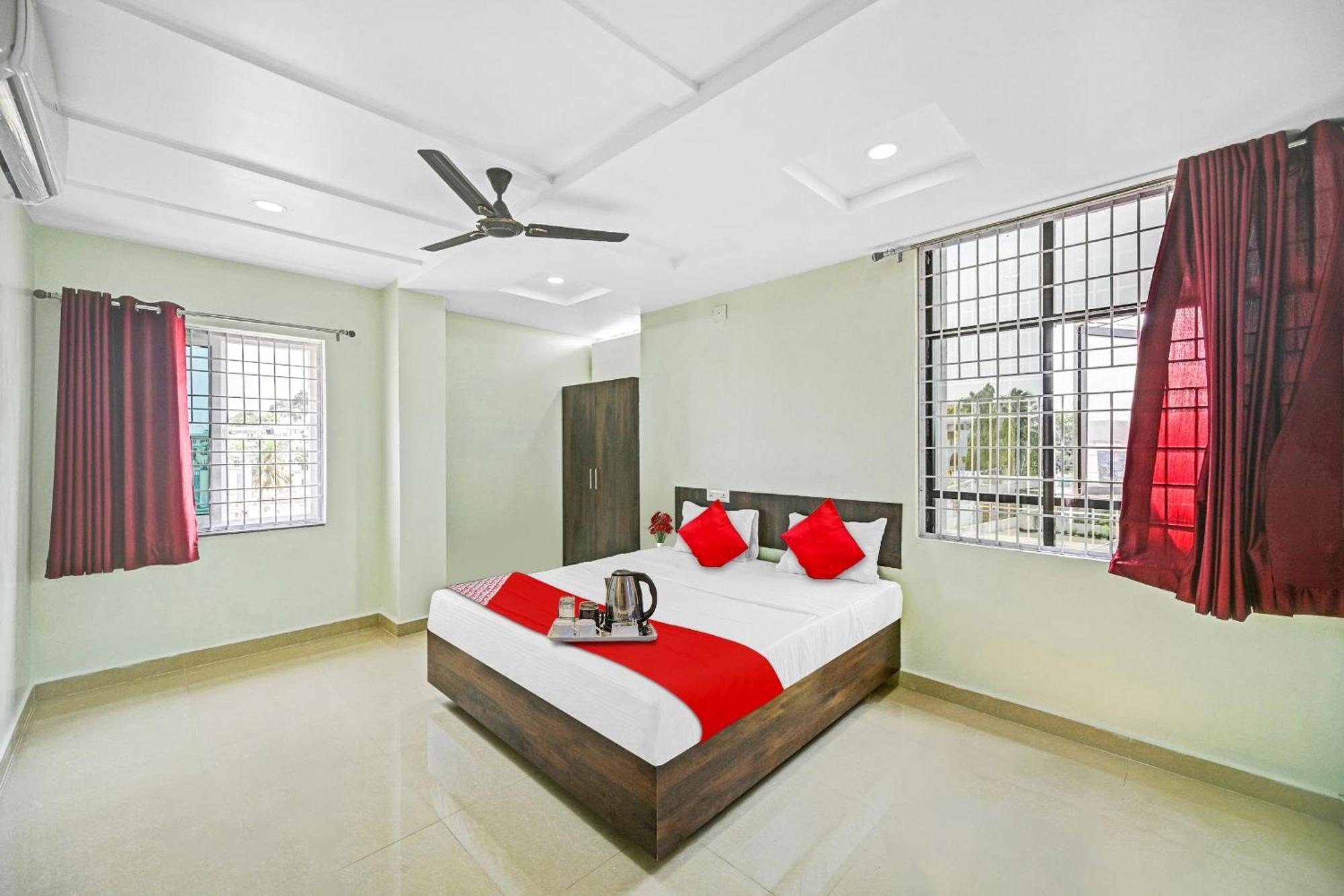 Hotel O Vrk Residency Kurmannapalem Luaran gambar
