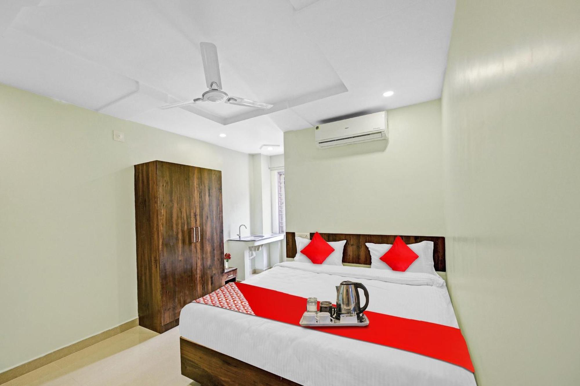 Hotel O Vrk Residency Kurmannapalem Luaran gambar
