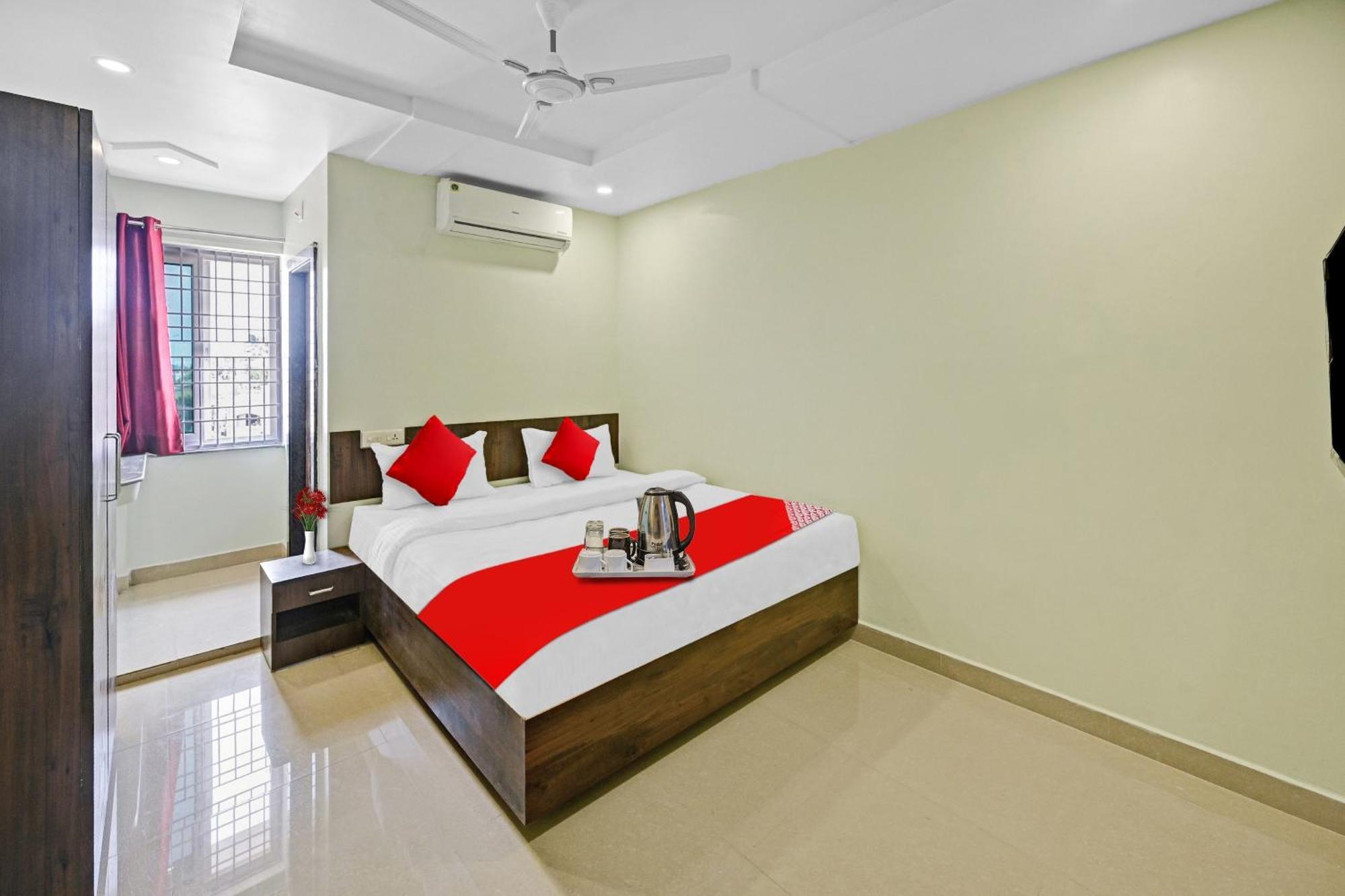 Hotel O Vrk Residency Kurmannapalem Luaran gambar