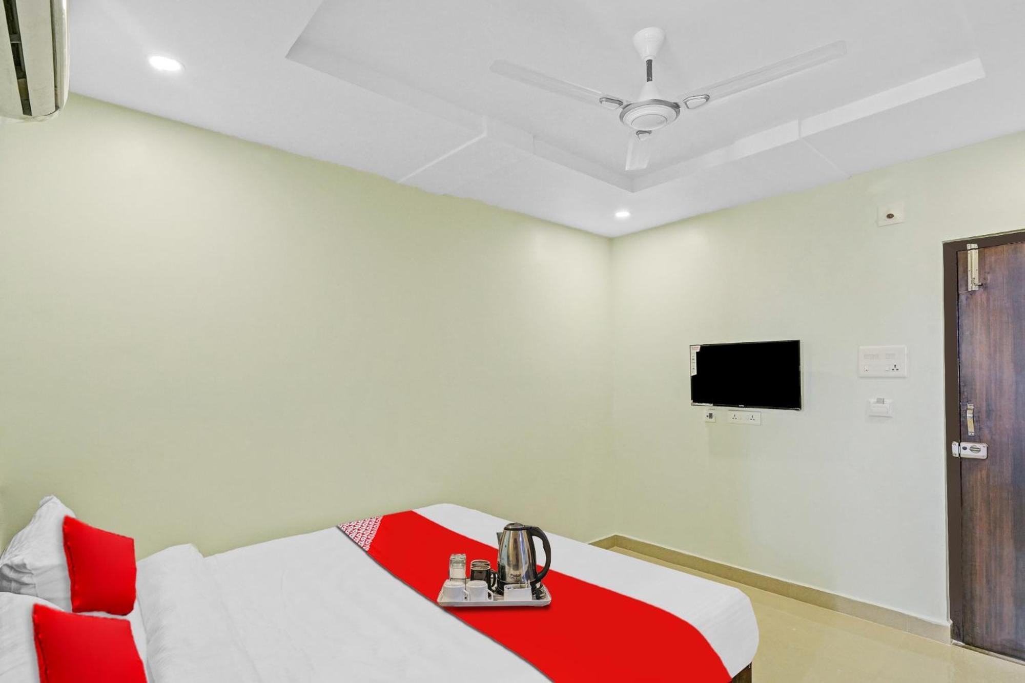 Hotel O Vrk Residency Kurmannapalem Luaran gambar
